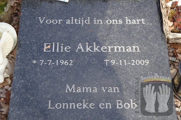 akkerman.ellie. 1962-2009 g.