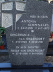 onzenoort.van.d.f. 1900-1981 kempenaars.a. 1901-1970 frida. 1938-2020 g